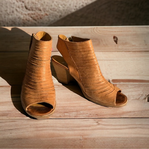 PAUL GREEN Cayanne Tan Leather Peep Toe Sandals - Picture 3 of 7